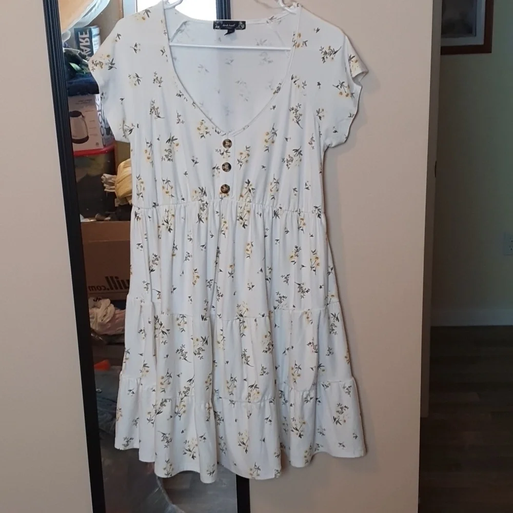 ๐ Floral Summer dress *HOST PICK* - Picture 1 of 4
